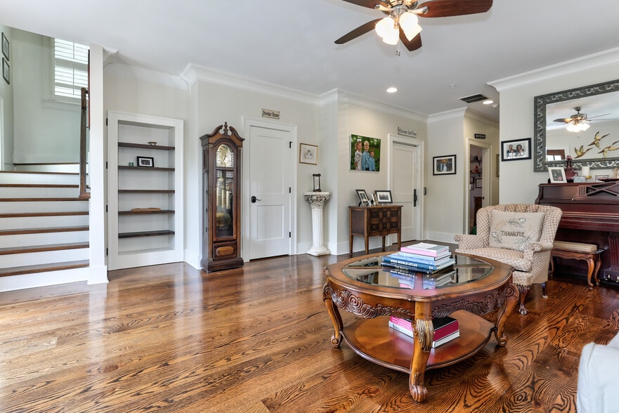 More Photos Of 2972 Lookout Pl NE, Atlanta Office Residential For Sale