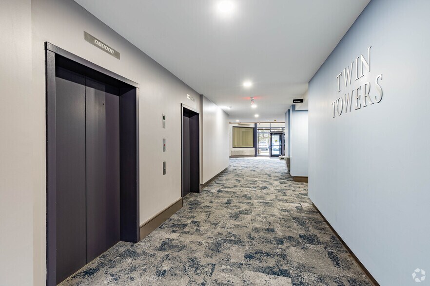 More Photos Of 4955 Steubenville Pike, Pittsburgh Office For Sale