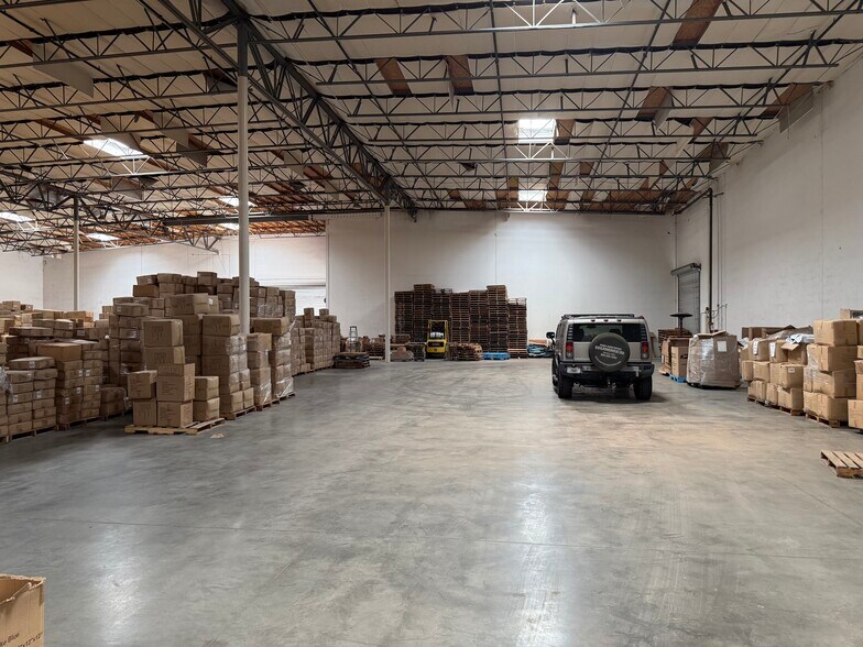 More Photos Of 3351B Grapevine St, Jurupa Valley Manufacturing For Sale