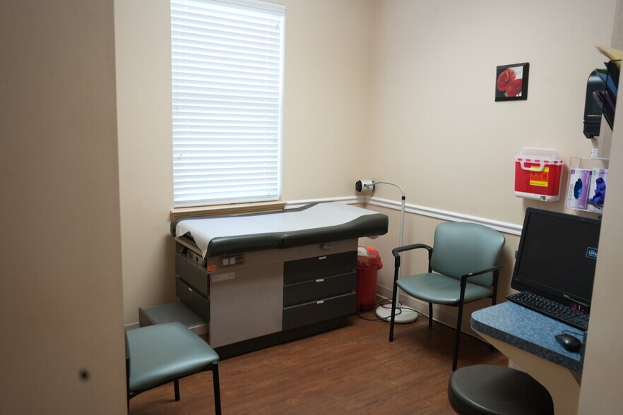 More Photos Of 51 Lindsey Ln, Saint Marys Medical For Lease