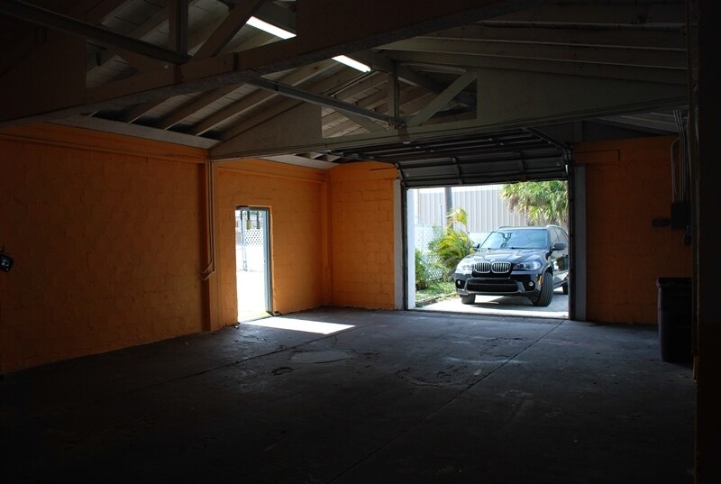 More Photos Of 223 S H St, Lake Worth Manufacturing For Lease