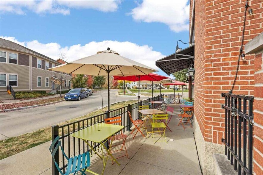 More Photos Of 1010 Martin St, Iowa City Office For Sale