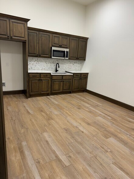 More Photos Of 2931 Adams Rd, Norman Office For Lease