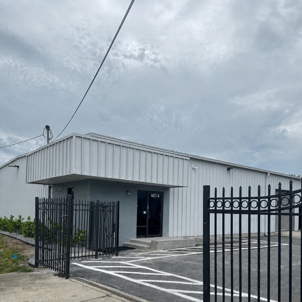 More Photos Of 4827 N Lois Ave, Tampa Warehouse For Lease