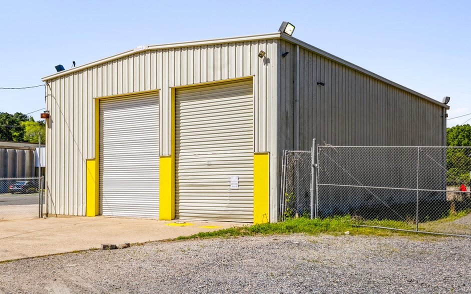 More Photos Of 6900 Woolworth Rd, Shreveport Warehouse For Lease
