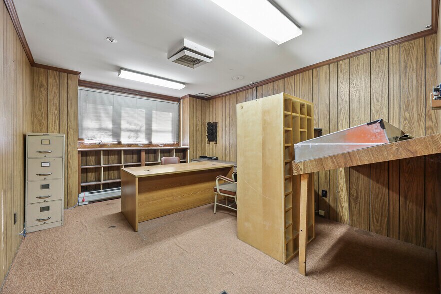 More Photos Of 1311 East St, Pittsfield Warehouse For Sale