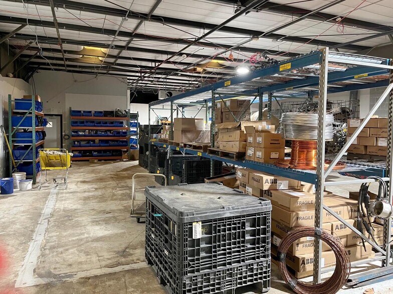 More Photos Of 3040 Industry Dr, Lancaster Flex For Sale