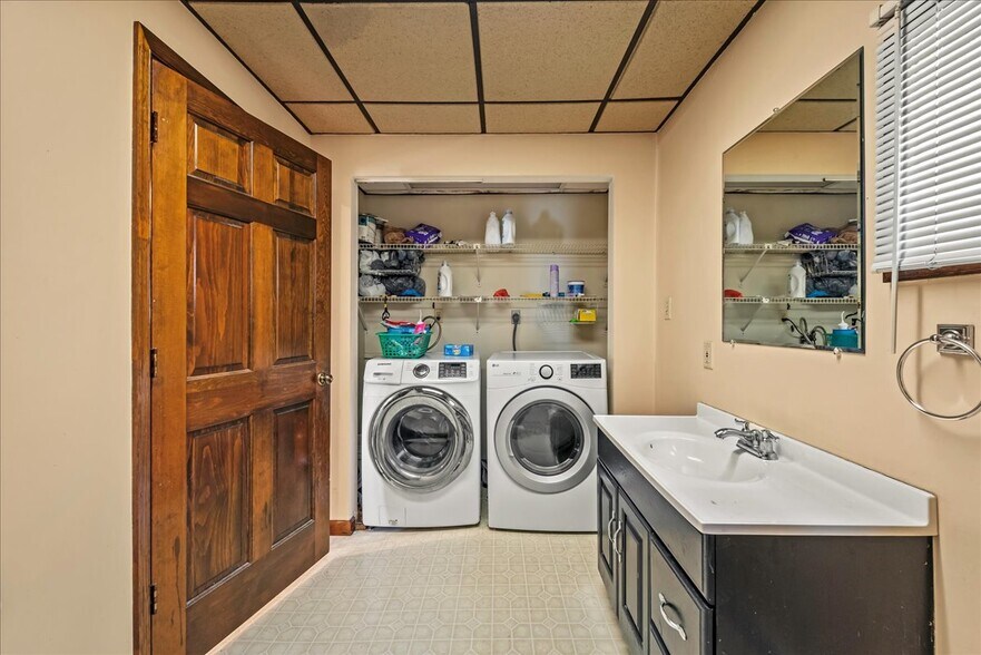 More Photos Of 750 Boulevard Ave, Dickson City Bar For Sale