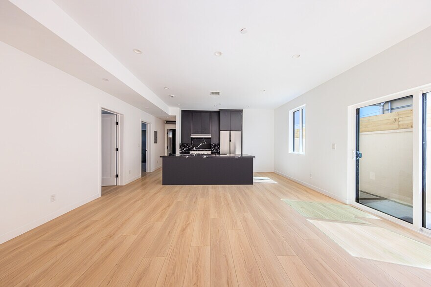 More Photos Of 1954-1958 Purdue Ave, Los Angeles Apartments For Sale