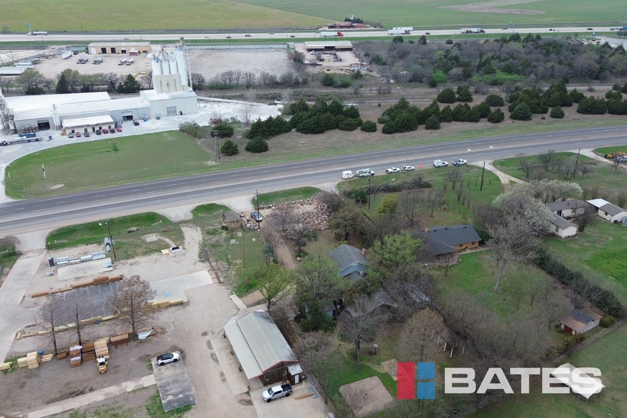 More Photos Of 3708 N Highway 77, Waxahachie Office For Sale