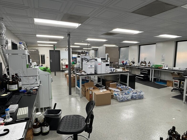 More Photos Of 14625-14640 SE 82nd Dr, Clackamas Manufacturing For Lease