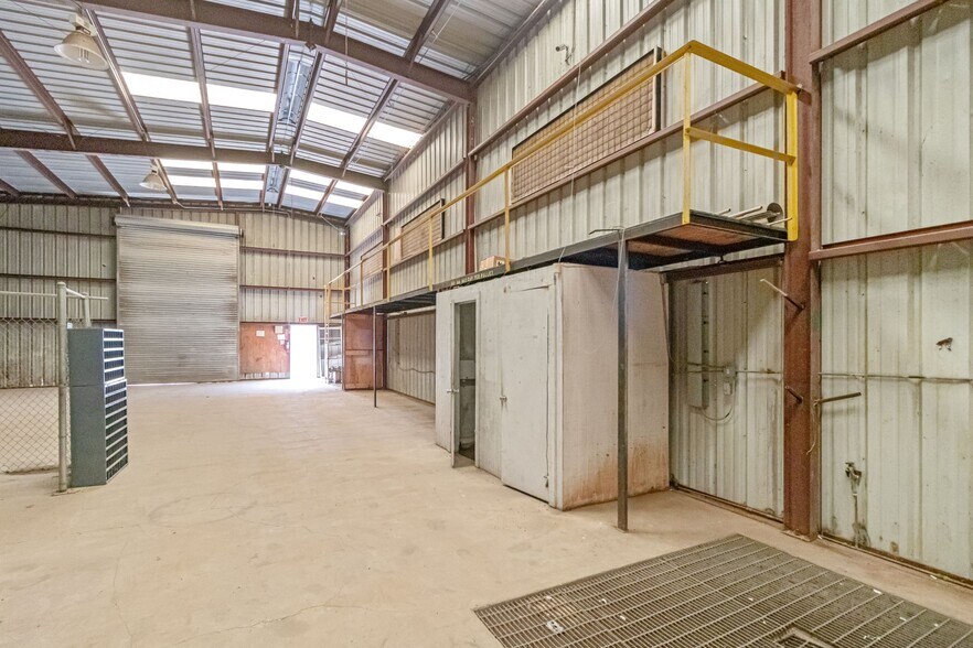 More Photos Of 17301 E FM 1097 Rd, Willis Storefront Retail Office For Sale