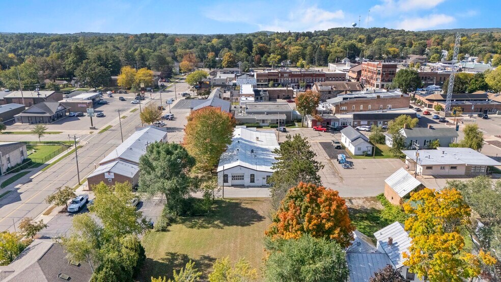 More Photos Of 219 Jefferson St, Waupaca Storefront Retail Office For Sale
