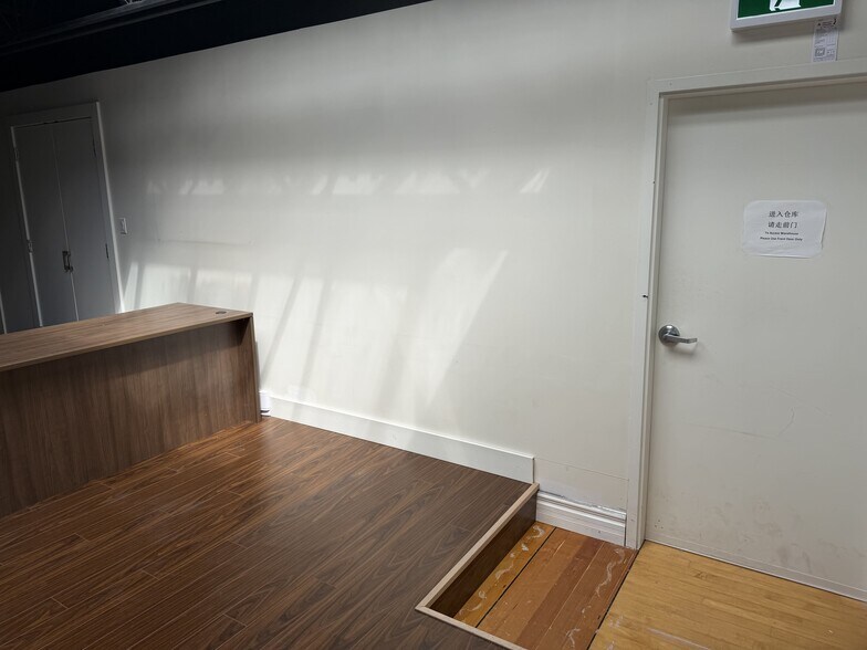 More Photos Of 9059-9079 Shaughnessy St, Vancouver Warehouse For Sale