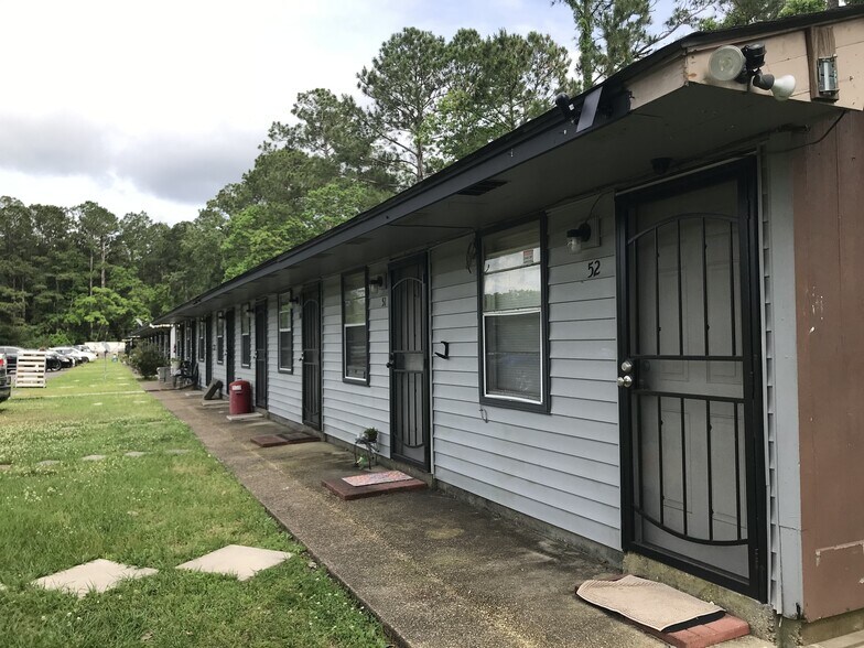 More Photos Of 3800 Hill Ave, Moss Point Apartments For Sale