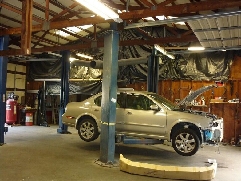 More Photos Of 4513 Covington Hwy, Decatur Auto Repair For Lease