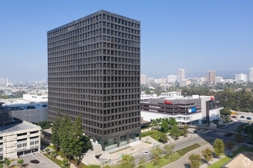 More Photos Of 1901 Avenue of the Stars, Los Angeles Office For Lease