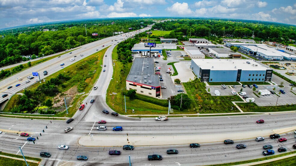 More Photos Of 7522-7528 E Pendleton Pike, Indianapolis Light Distribution For Sale