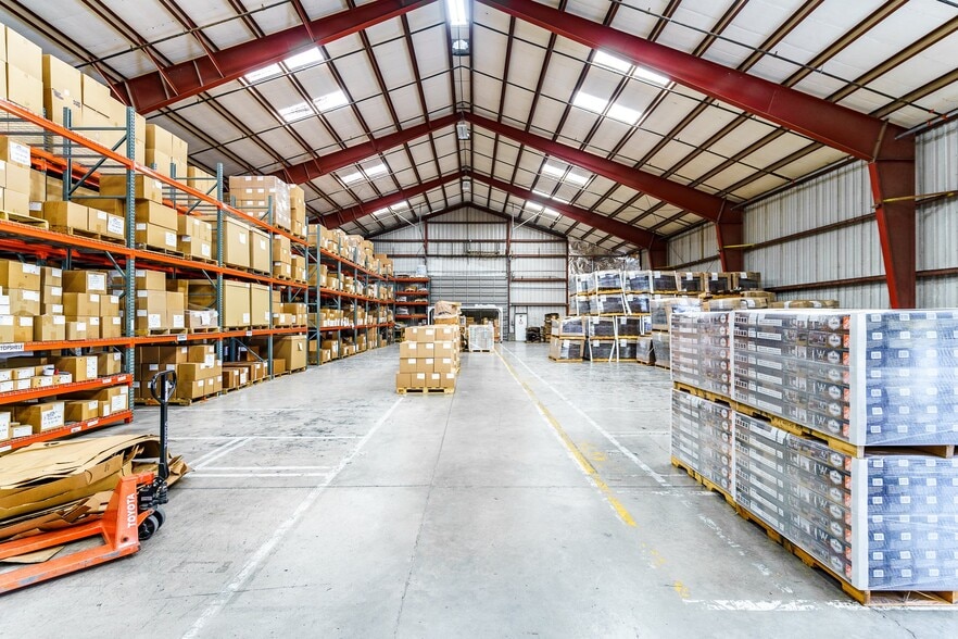 More Photos Of 5575 W Riverbend Ave, Post Falls Warehouse For Lease