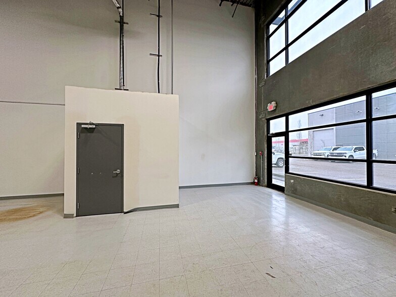 More Photos Of 400 Mackenzie Blvd, Fort McMurray Flex For Sale