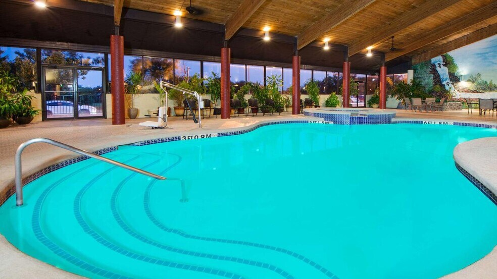 More Photos Of 2818 S Van Buren St, Enid Hotel For Sale