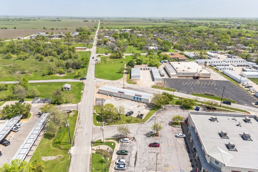 More Photos Of 1611 Old Granger Rd, Taylor Office For Lease