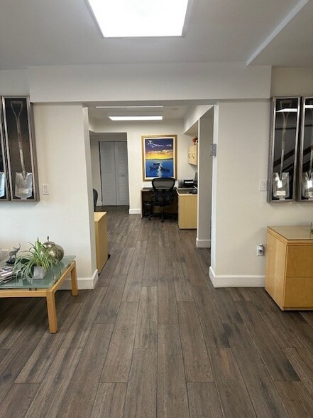 More Photos Of 16115 SW 117th Ave, Miami Showroom For Sale