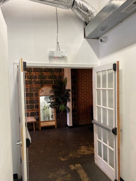 More Photos Of 5503-5505 Reisterstown Rd, Baltimore Freestanding For Lease