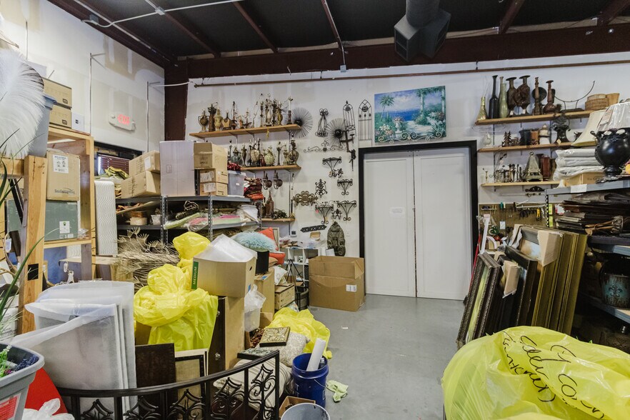 More Photos Of 736 N Andover Rd, Andover Storefront For Sale