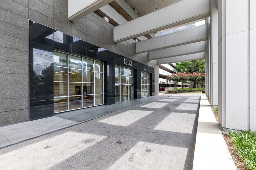 More Photos Of 1233 West Loop S, Houston Office For Lease