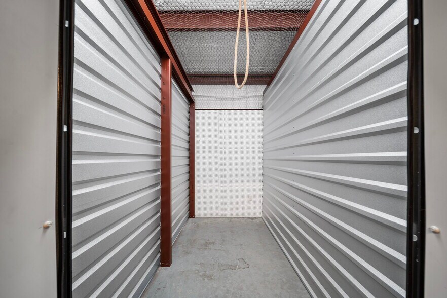 More Photos Of 8775 Highway 290 E, Chappell Hill Self Storage For Sale