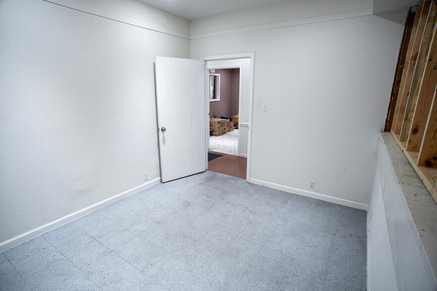 More Photos Of 910 Brenda St, Houston Warehouse For Sale