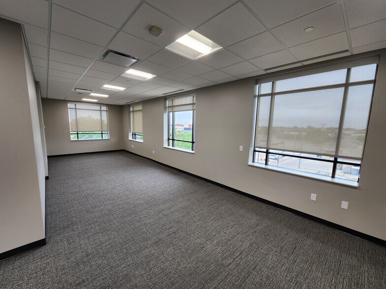 More Photos Of 2223 2nd Ave, Kearney Office For Lease