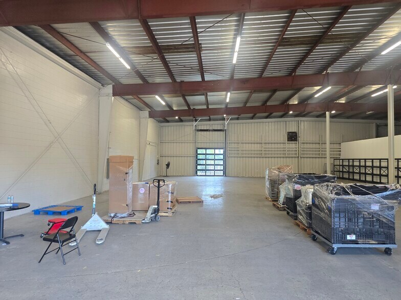 More Photos Of 1102 N Rome Ave, Tampa Warehouse For Lease