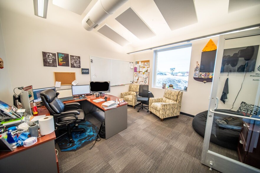 More Photos Of 3625 10th Ln NW, Rochester Office For Sale