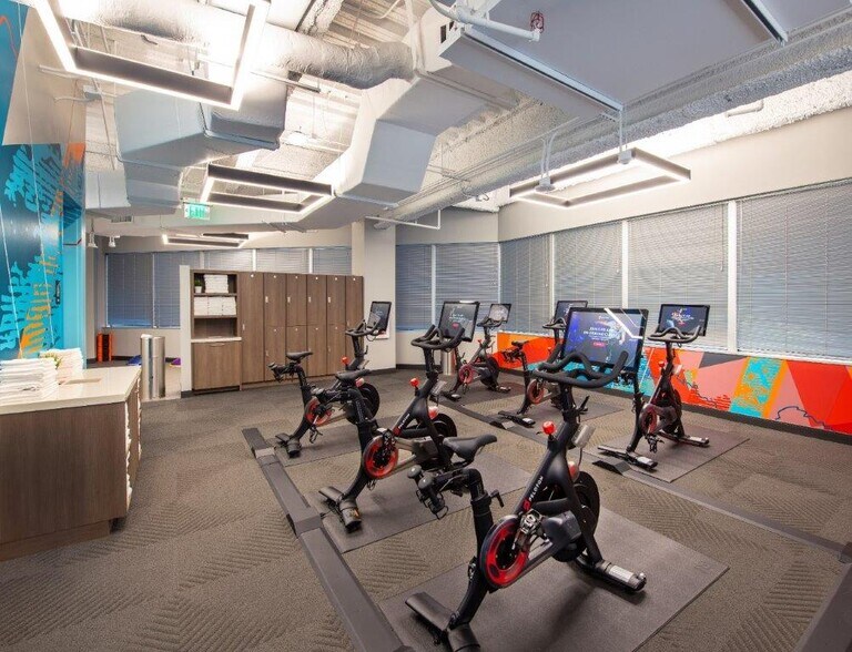 More Photos Of 201 E Kennedy Blvd, Tampa Office For Lease