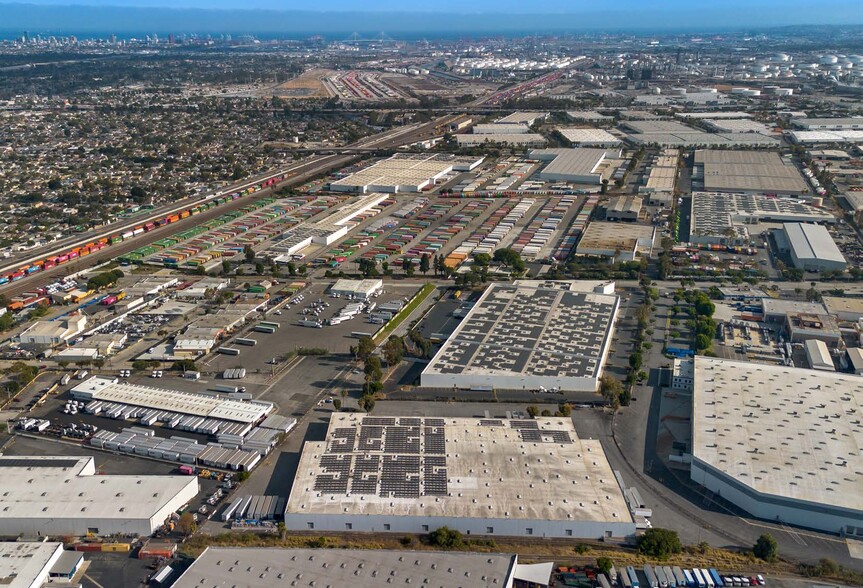 More Photos Of 20903 S Maciel Ave, Carson Warehouse For Lease