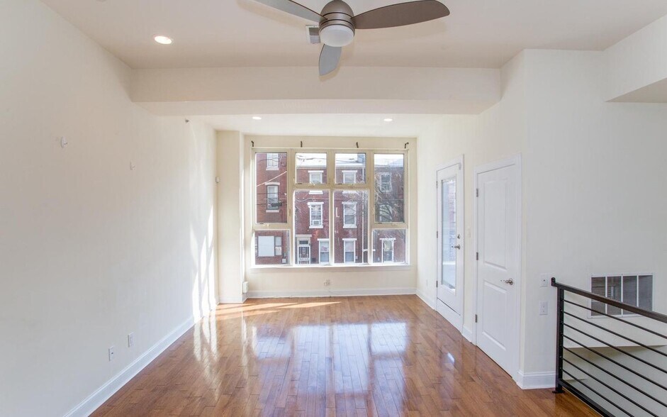 More Photos Of 1860 Frankford Ave, Philadelphia Storefront Retail Residential For Sale