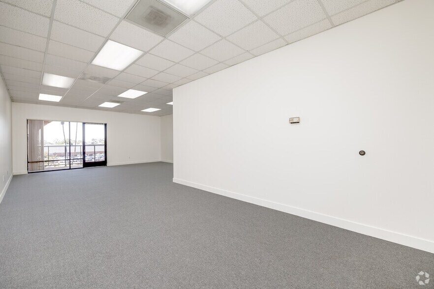 More Photos Of 7710 Balboa Ave, San Diego Office For Lease