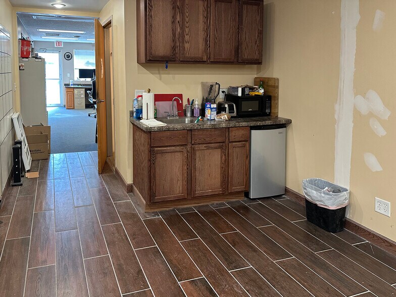 More Photos Of 3276 Fanum Rd, Vadnais Heights Service For Lease