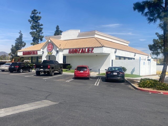 More Photos Of 8800 Limonite Ave, Jurupa Valley Restaurant For Sale
