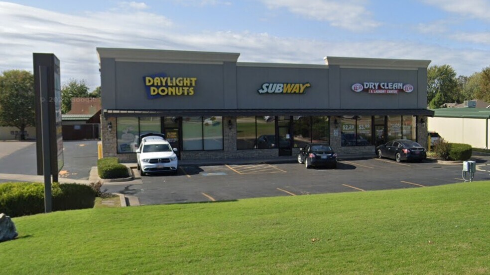 Primary Photo Of 12018 S Elm St, Jenks General Retail For Lease