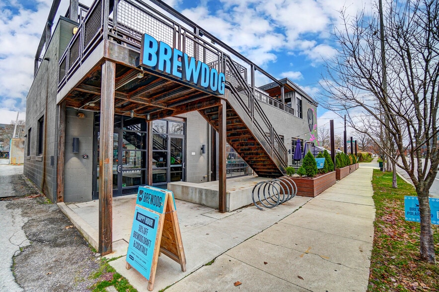 Primary Photo Of 463 W Town St, Columbus Restaurant For Lease