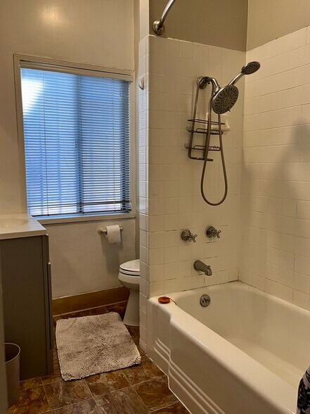 More Photos Of 10443-10445 Magnolia Blvd, North Hollywood Office Residential For Sale