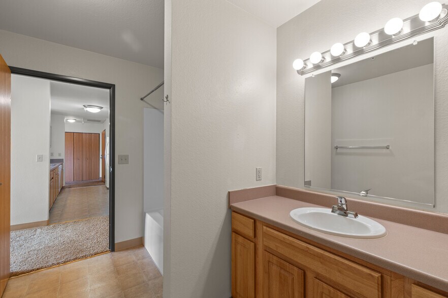 More Photos Of 1120 E Parkway Ave, Oshkosh Multifamily For Sale