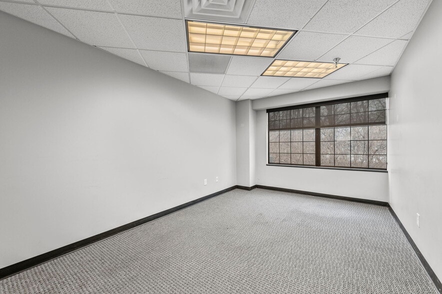 More Photos Of 3730 S Elizabeth St, Independence Medical For Lease