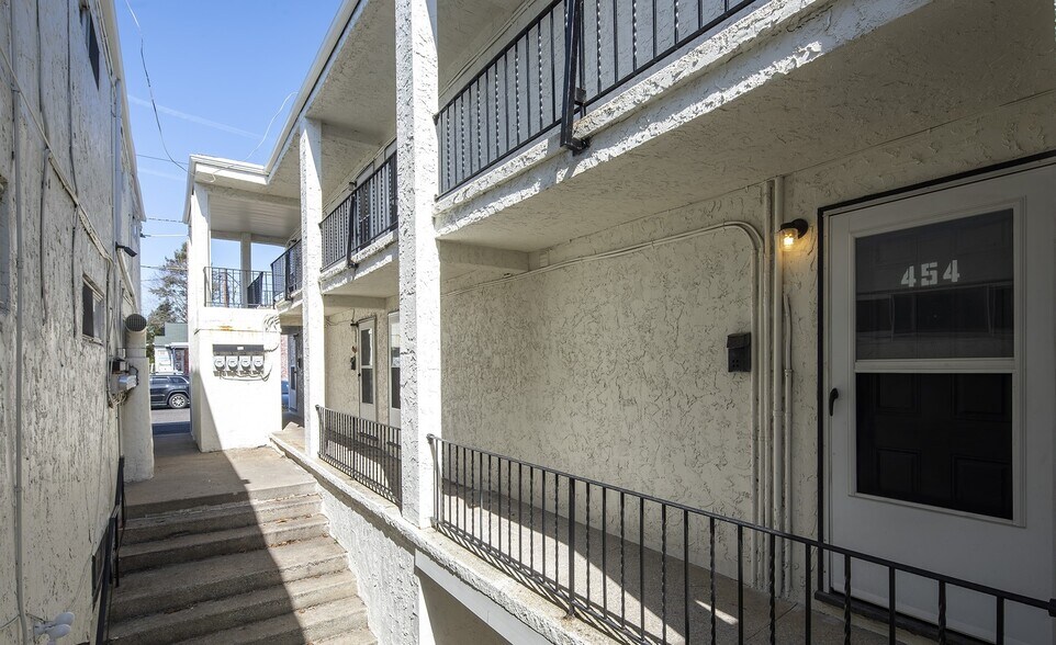 More Photos Of 424 N Black Horse Pike, Runnemede Apartments For Sale