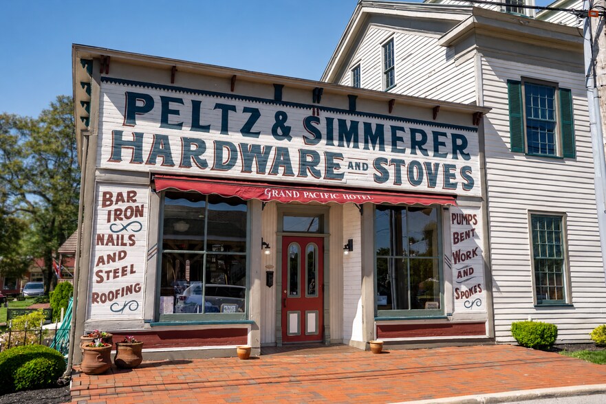 More Photos Of 8112 Columbia Rd, Olmsted Falls General Retail For Sale