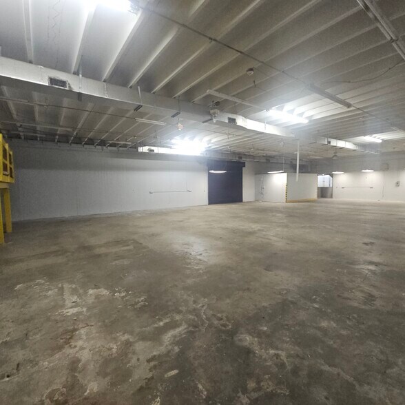 More Photos Of 3420 NW 7th St, Miami Light Distribution For Lease