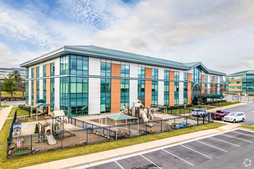 More Photos Of 19455 Deerfield Ave, Lansdowne Medical For Lease